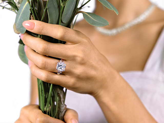 640X480 Engagement rings